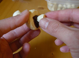 Assemble meringue mushrooms