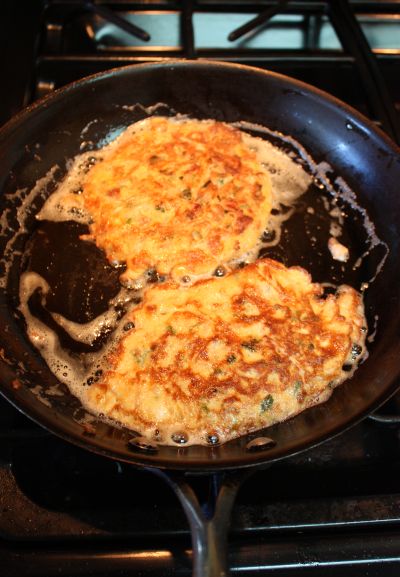 Egg-foo-yung-frying