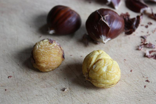 How to peel and shell chestnuts