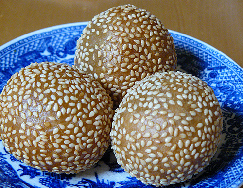 Homemade fried sesame balls (jin dui) Homemade fried sesame balls (jin dui)