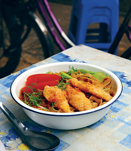 Banh da ca viet street food