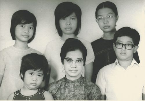 ANguyen-family--b4-leaving