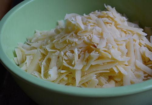 Sriracha-pimento-cheese-grated