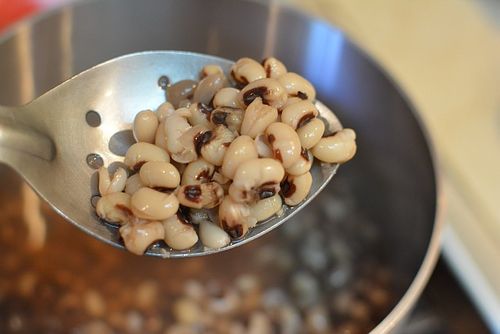 Indian-black-eye-peas-cooking