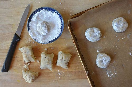 Almond-cookie-balls-neat Almond-cookie-balls-neat