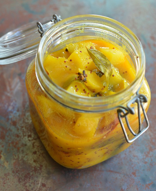 Quick-green-mango-pickle-jar