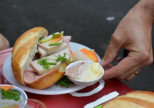 Banh-mi-Saigon-30kdong