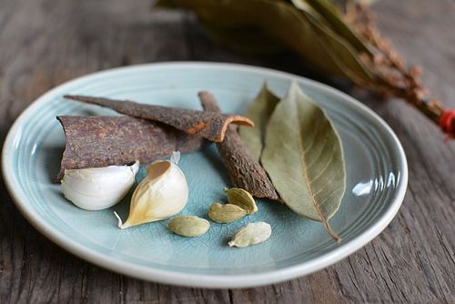 Massamum-curry-aromatics