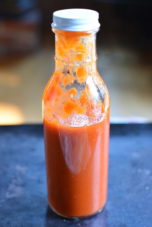 Singaporean-sriracha-bott