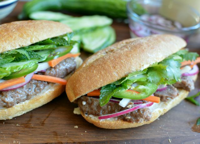 Lamb-burger-banh-mi