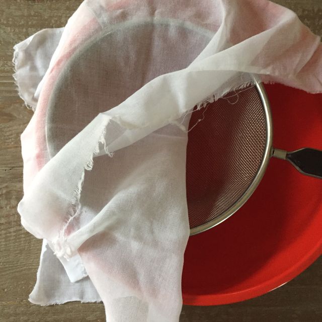 Instant-pot-yogurt-straining