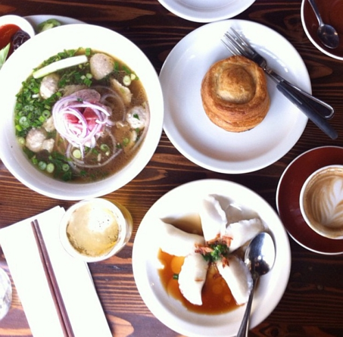 Ba Bar food: pho, pate so, hue dumpling