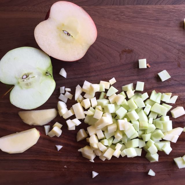 Apple-walnut-cake-chopped