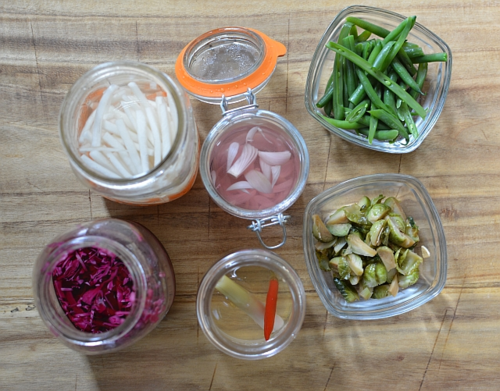 Thanksgiving-leftovers-banh-mi-pickles