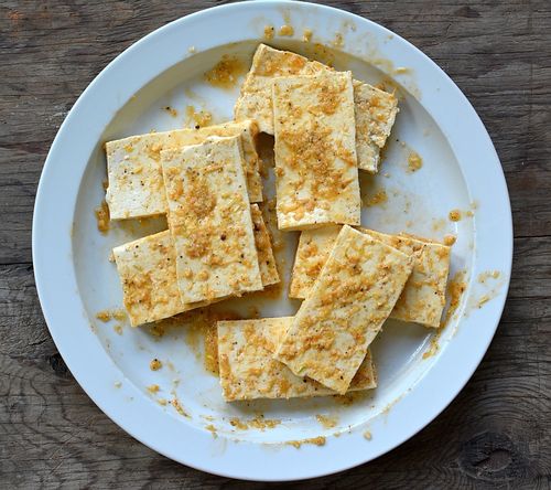 Banh-mi-lemongrass-tofu-marinating