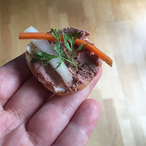 Banh-mi-pate-canape