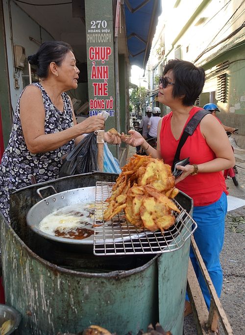 Danang-fritter-lady Danang-fritter-lady
