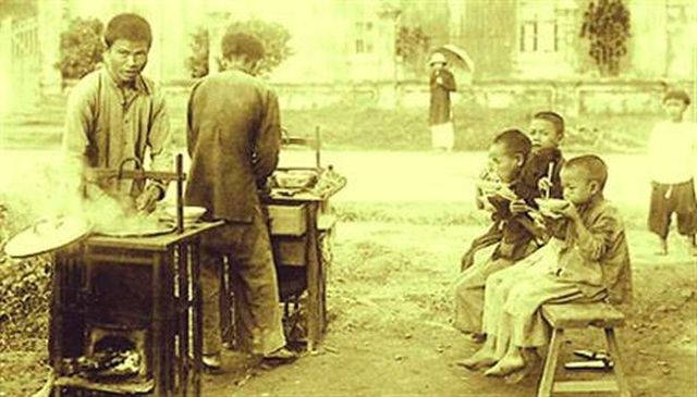 historic noodle vendor photo