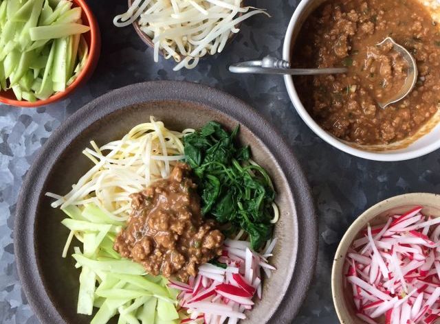 Asian cold noodle recipes -- Zha Jiang Mian 