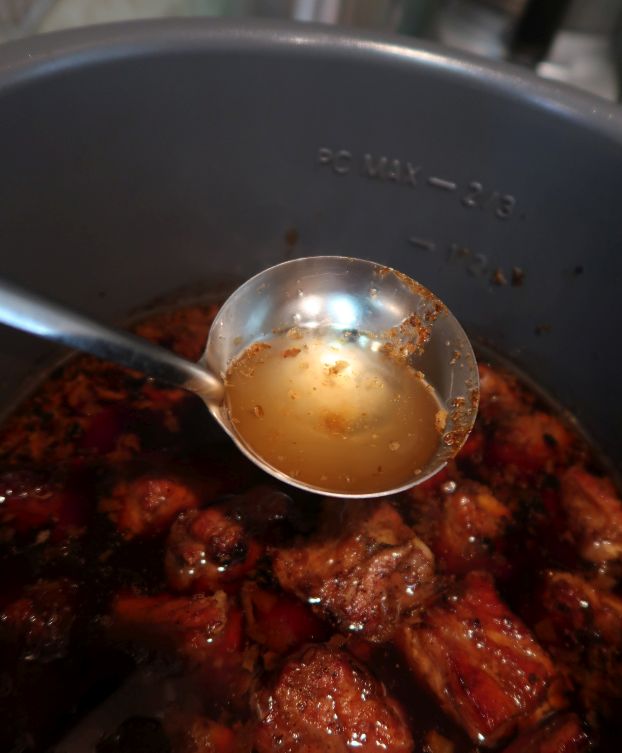 braised pork ribs in caramel sauce recipe