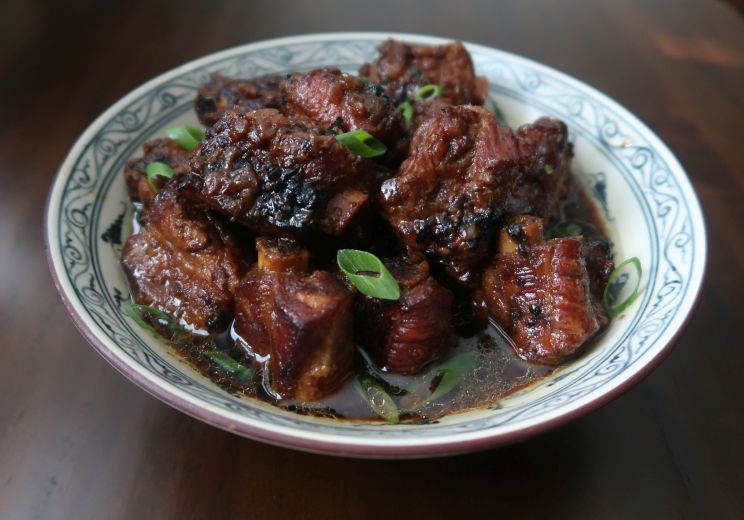 ribs braised in caramel sauce vietnamese style
