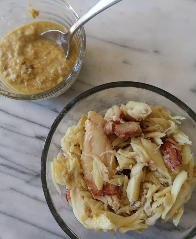 fried crab and cream cheese wonton -- crabby goodness