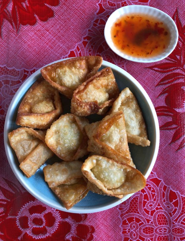 fried crab and cream cheese wonton