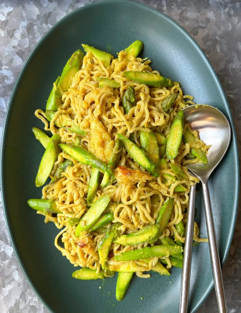 garlic noodles with crab and asparagus