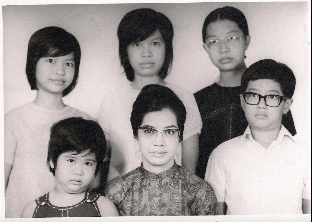 Andrea Nguyen and her siblings and mother.